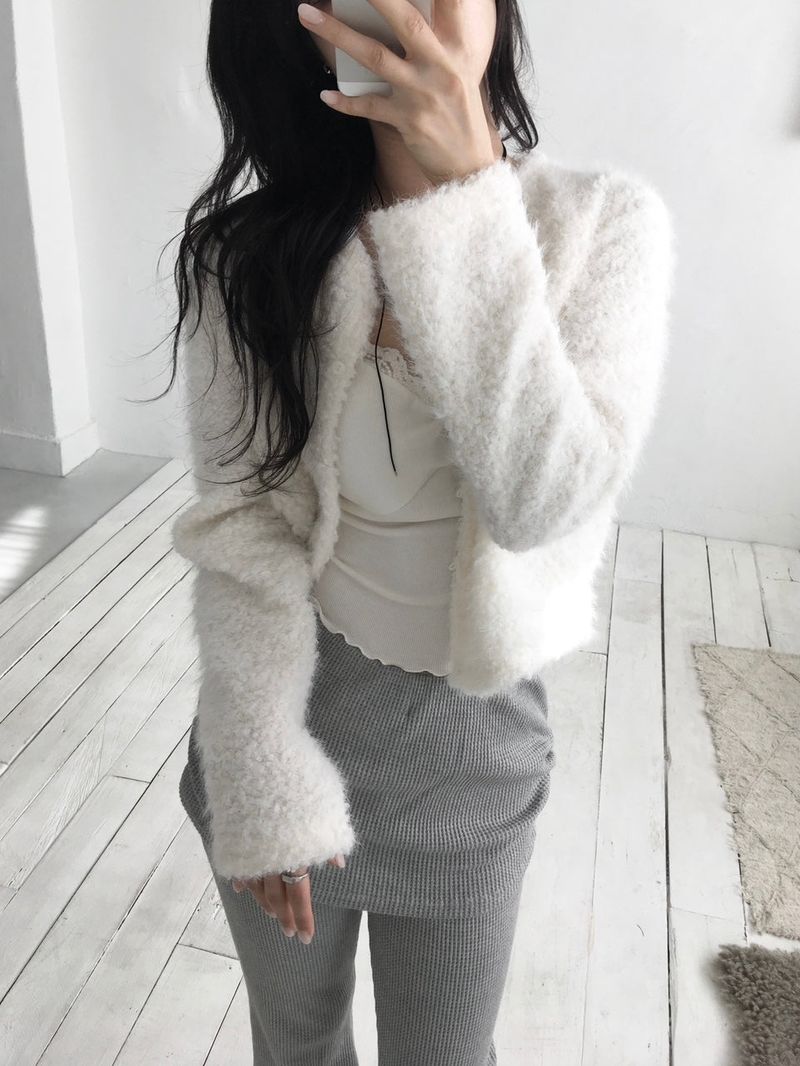 moroi（モロイ）の「Bosong Fur Cardigan（Tops）」