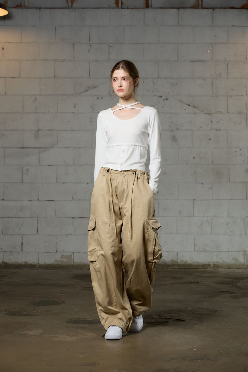 ARO WIDE CAGO PANTS / BIEGE