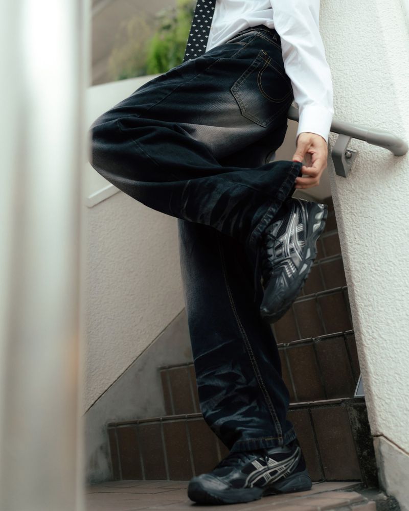 Black Line Up Washed Jeans