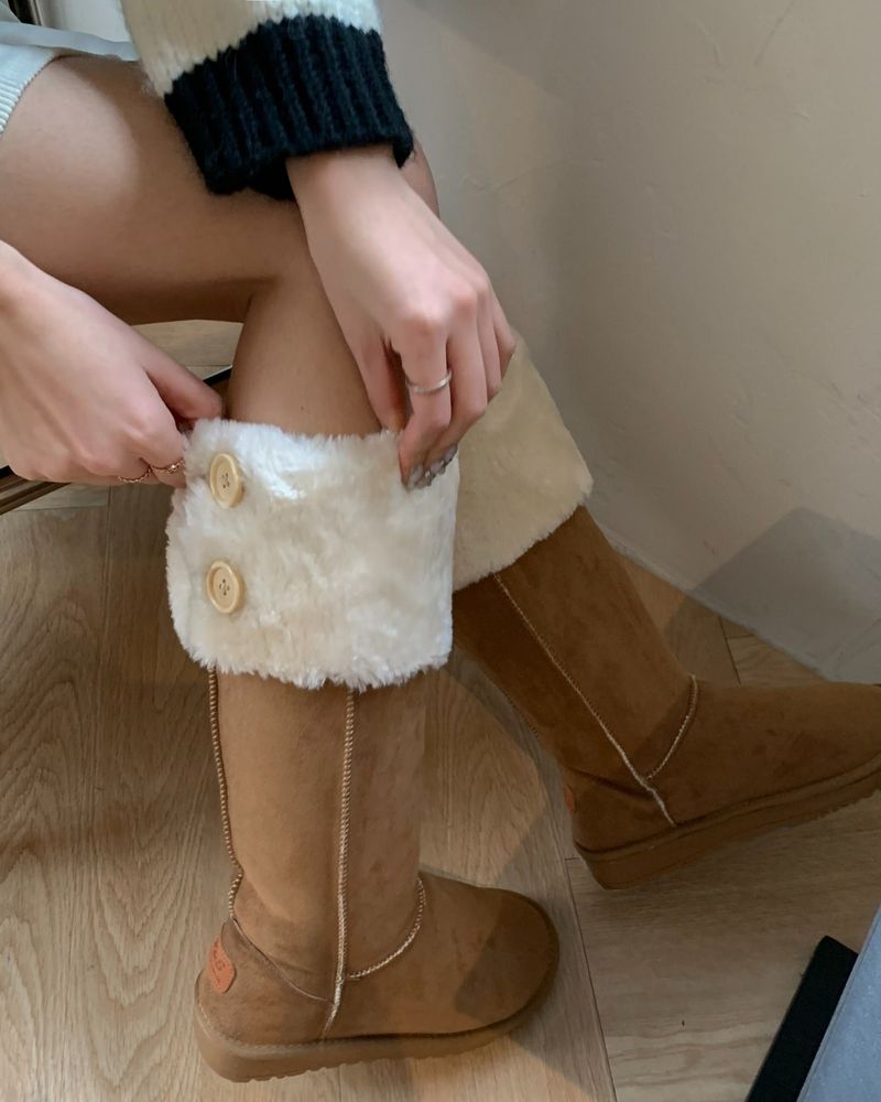 kyoive（コイブ）の「Ugg ロングボタンブーツ（シューズ）」