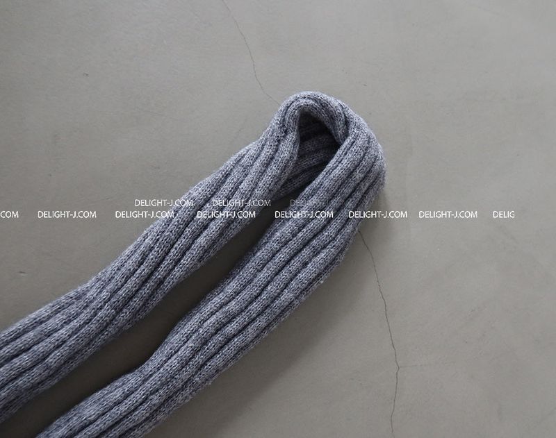 V-neck knit patch long muffler