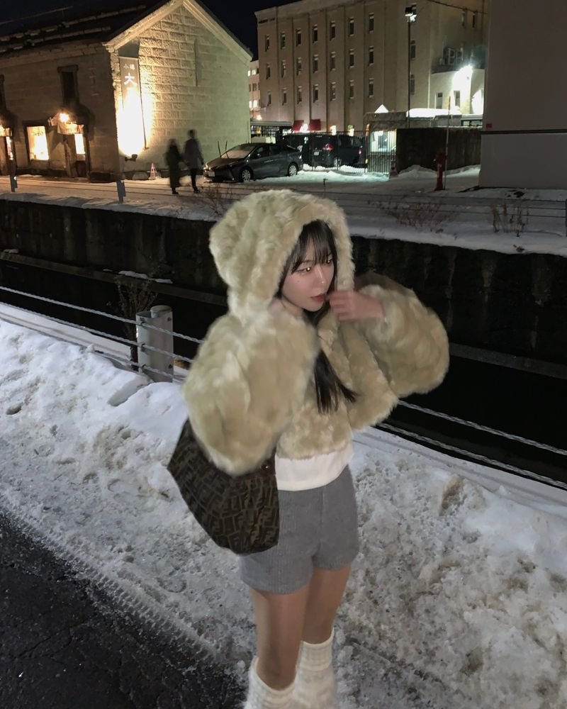 Snow boots