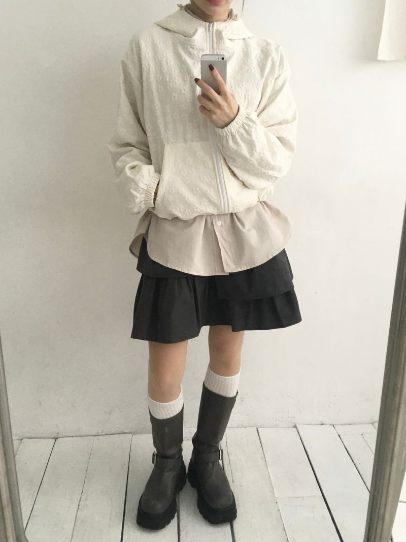 Mini Zan Flower Embossed Crop Hoodie (6c)