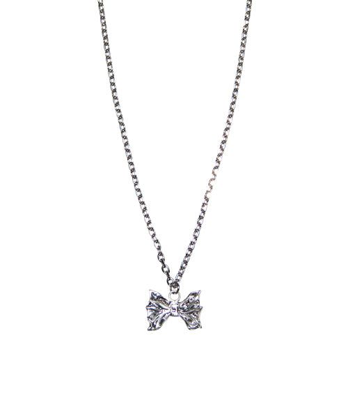 Silver ribbon pendant necklace