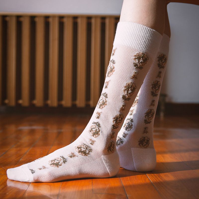 in vere florente : bright white