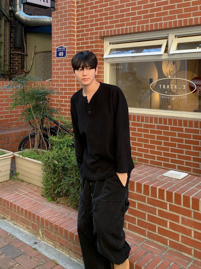 Bean over henley neck knit tee