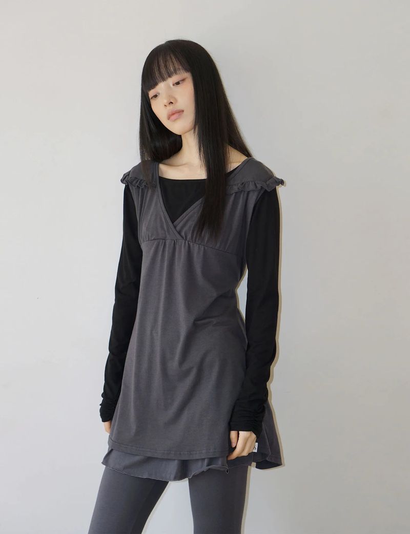RUFFLE TIE TOP(CHARCOAL)