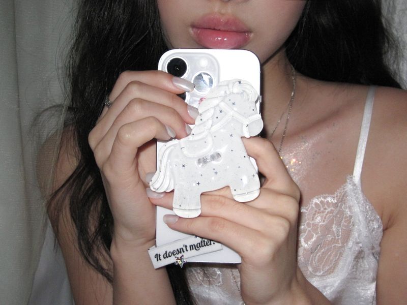 Glit cloudy pony button tok, Basic