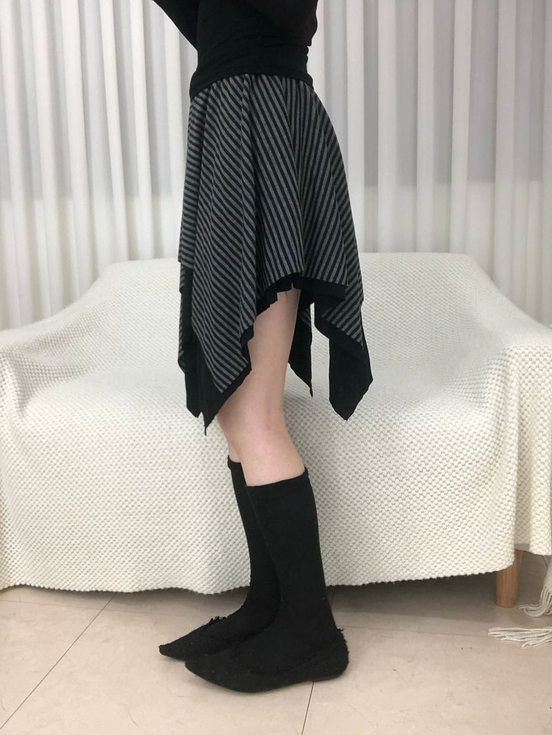 Side Strap Stripe Unbal Skirt