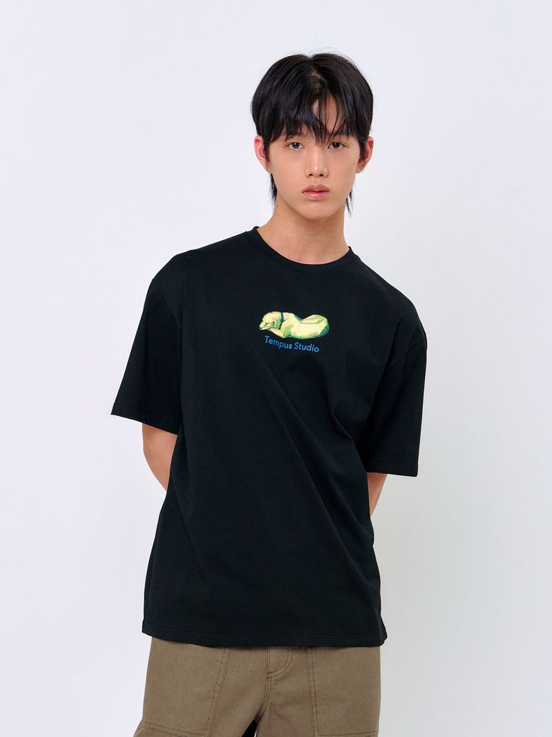 TEMPUSSTUDIO（テンプススタジオ）の「LYING DOG T-SHIRT_Black（Tops）」