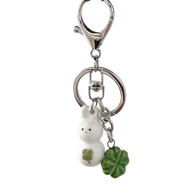 flo.d.studio（フロドットスタジオ）の「[MADE] LUCKY BUNNY KEYRING - CLOVER （アクセサリー）」