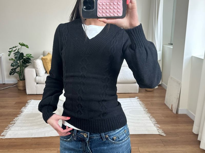 cable v neck knit