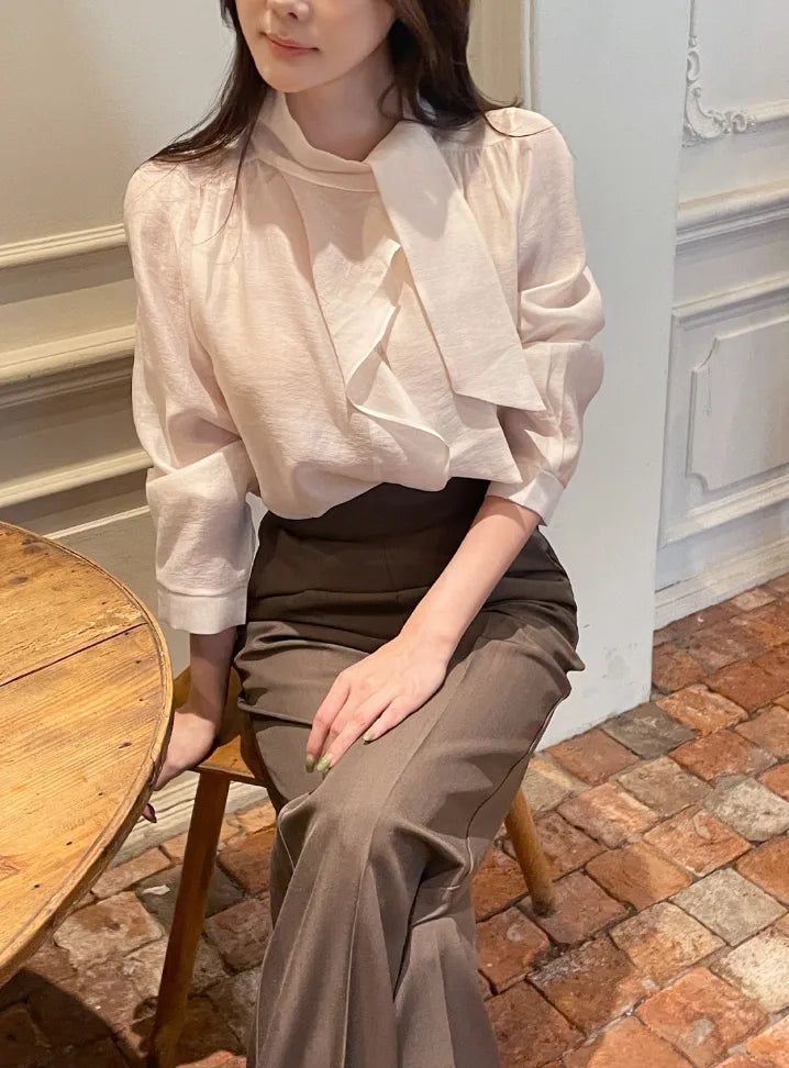 Desha Ruffle Tie Puff Blouse