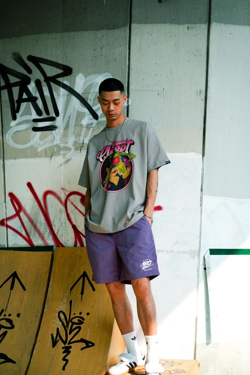 2ndcloset Design（セカンドクローゼット）の「"THE SHOW" プリント S/S Tシャツ（トップス）」