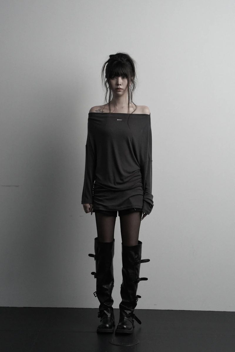 [label] back damage off-shoulder top (charcoal)