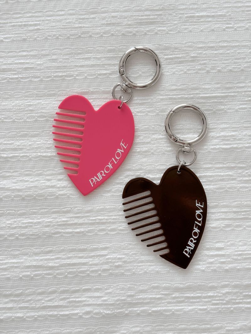 PAIR OF LOVE（ペアオブラブ）の「ヴァレンタイン ハート ブラシ キーリング (BROWN)（スマホグッズ/小物）」