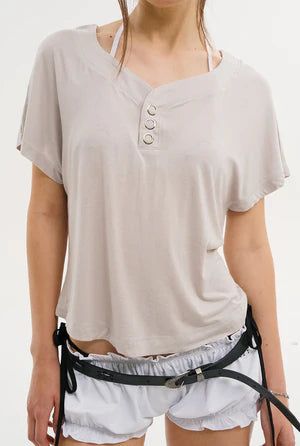 Loose snap tee