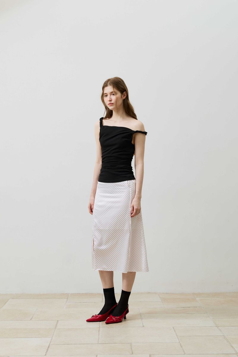 COS TWISTED SHIRRLING TOP / BLACK