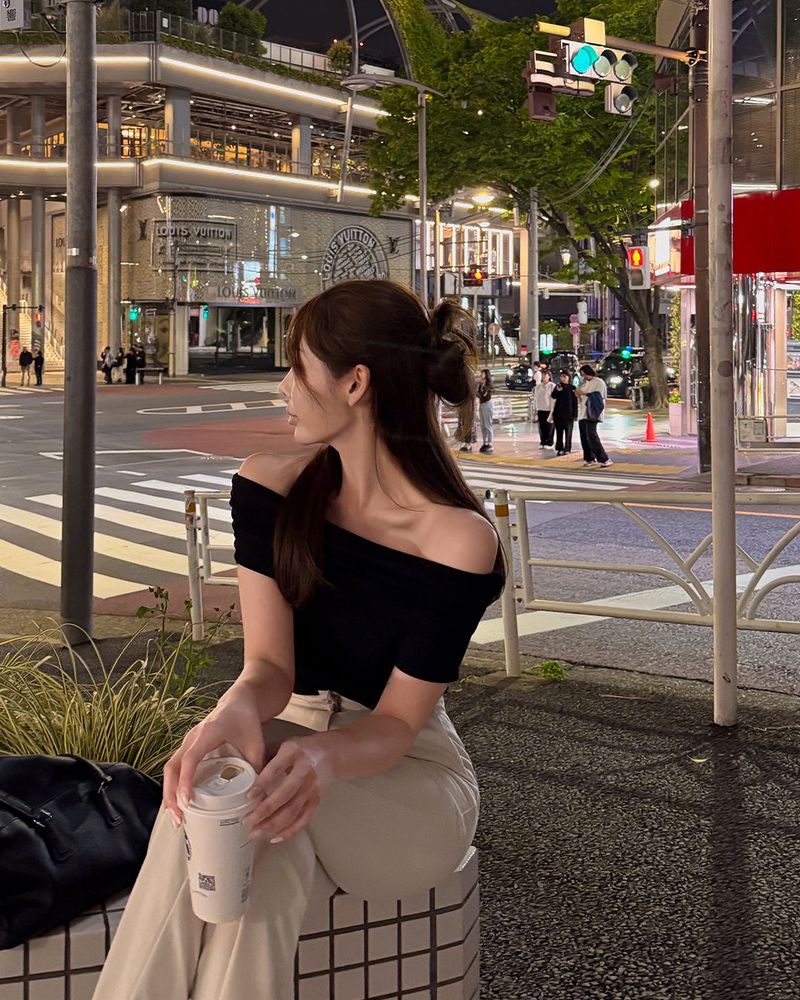 MAYBINS(メイビンス)の「Des Off Shoulder T-Shirt(Tops)」