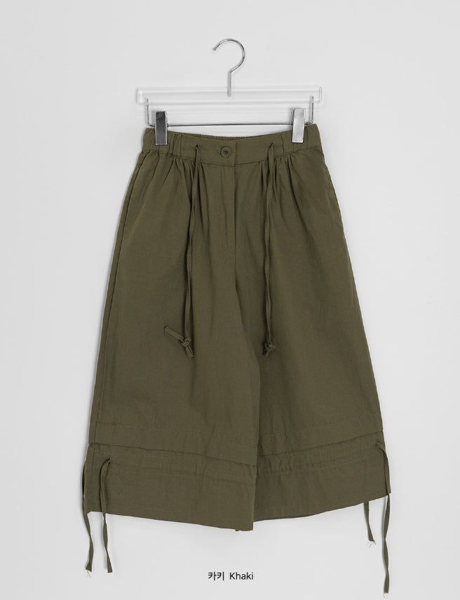 Yubiti Strap Bermuda Capri Pants