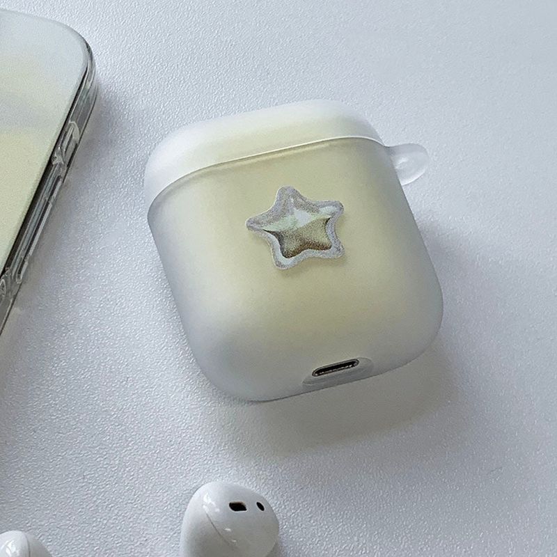 withsome（ウィズサム）の「イエローチリングハートスターエアポッズケース　マット（スマホグッズ/小物）」