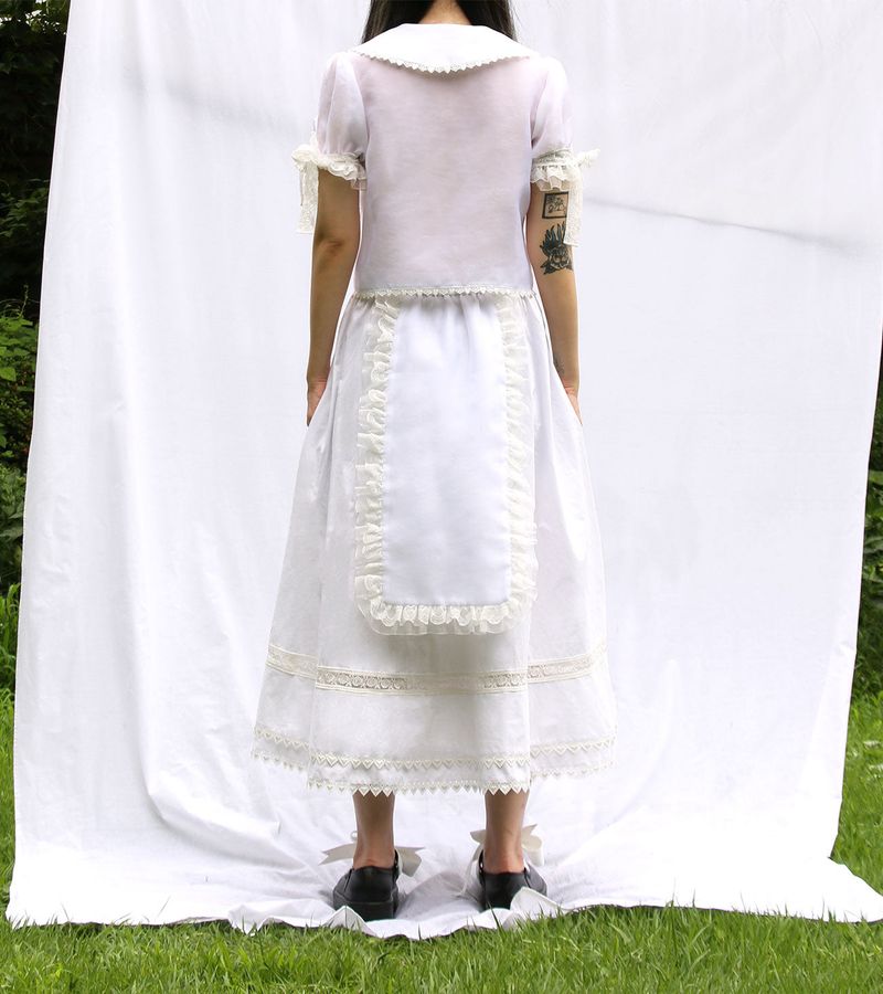 Apron-pyeseul Skirt (White)