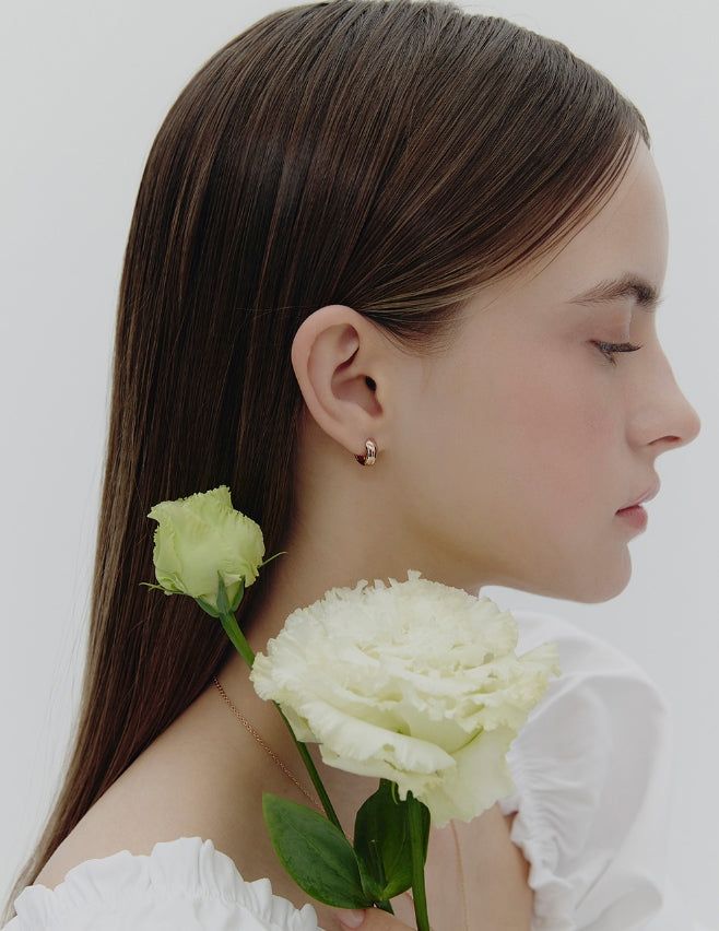 hyeres lor（イエール・ロール）の「26SS★ Champagne Full Moon Silver Grip One-Touch Earrings S（Accessories）」