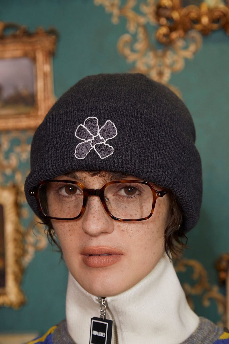 FLOWER BEANIE / CHARCOAL