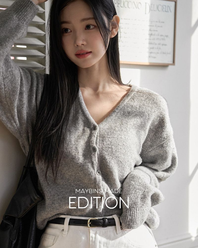 Linier V-Neck Cardigan