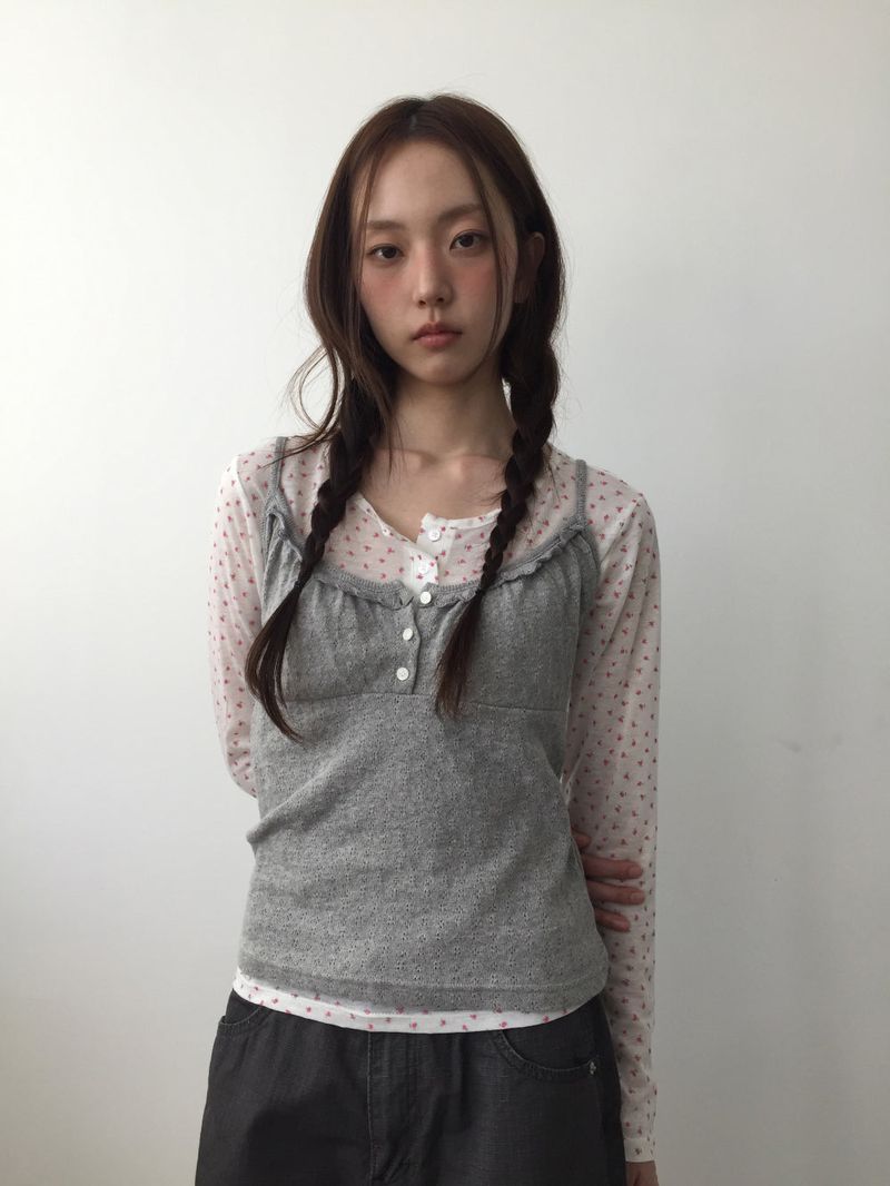 French punched button sleeveless top (4color)