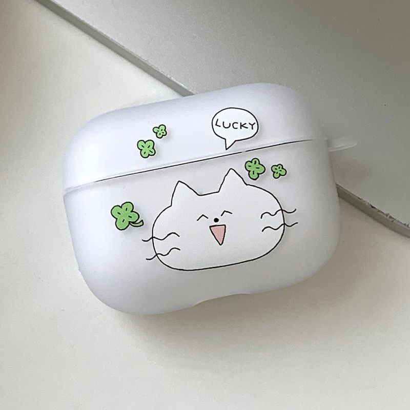 withsome（ウィズサム）の「スマイルラッキーキャットエアポッズケース　マット（スマホグッズ/小物）」