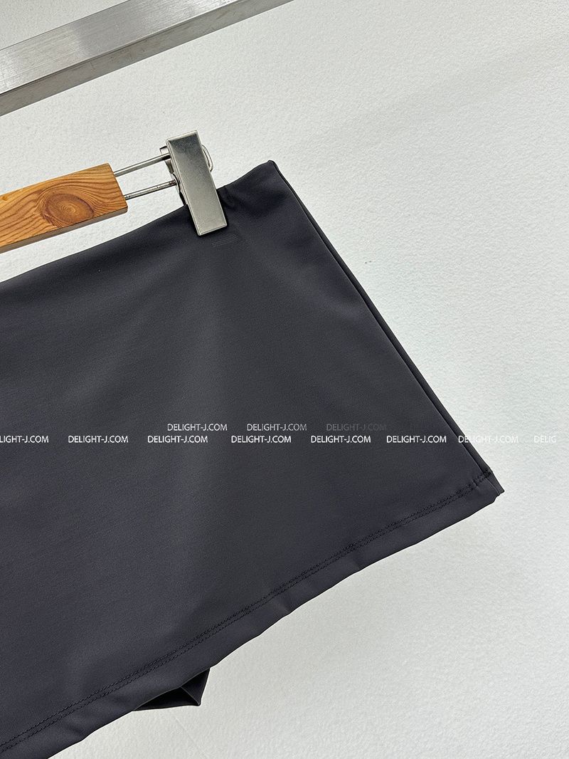 Low-rise underpants mini skirt