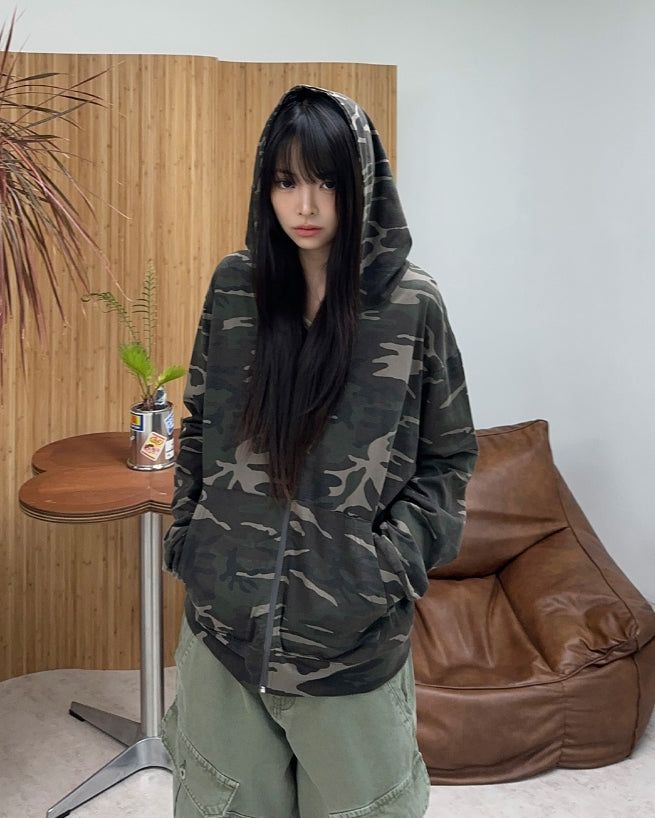 SATIIIZ(サティーズ)の「Ferren Camo Light Hood Zip-Up(Tops)」