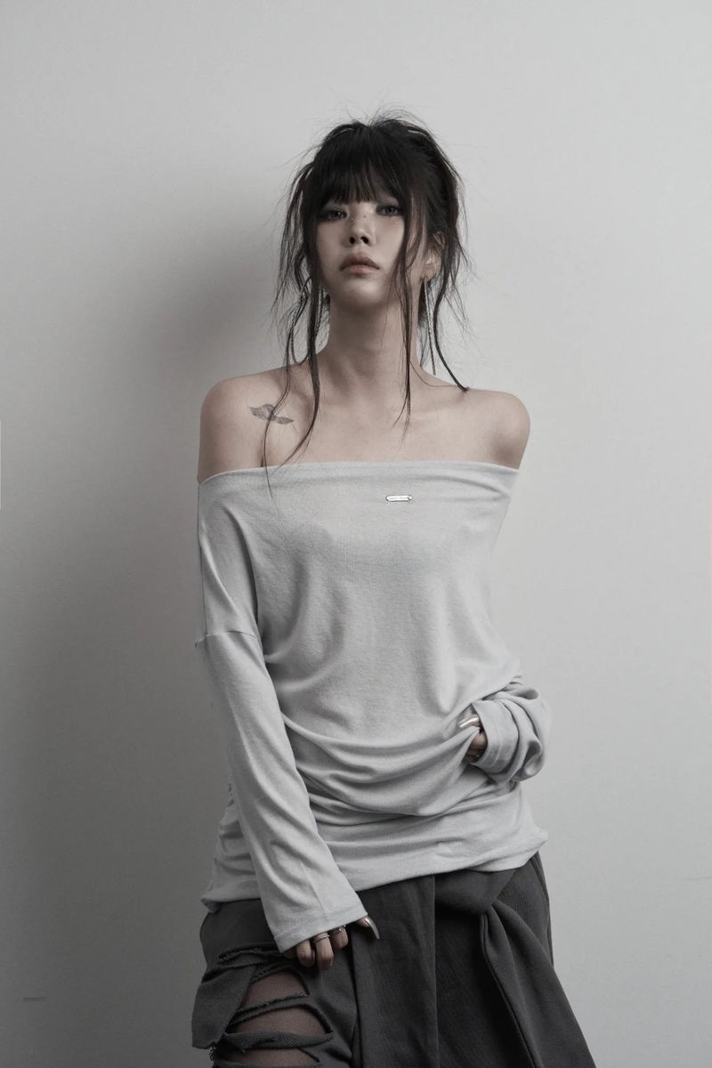 [label] back damage off-shoulder top (gray)