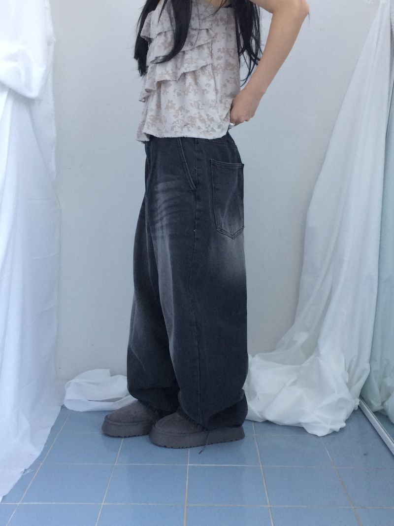 Curved overfit washed denim