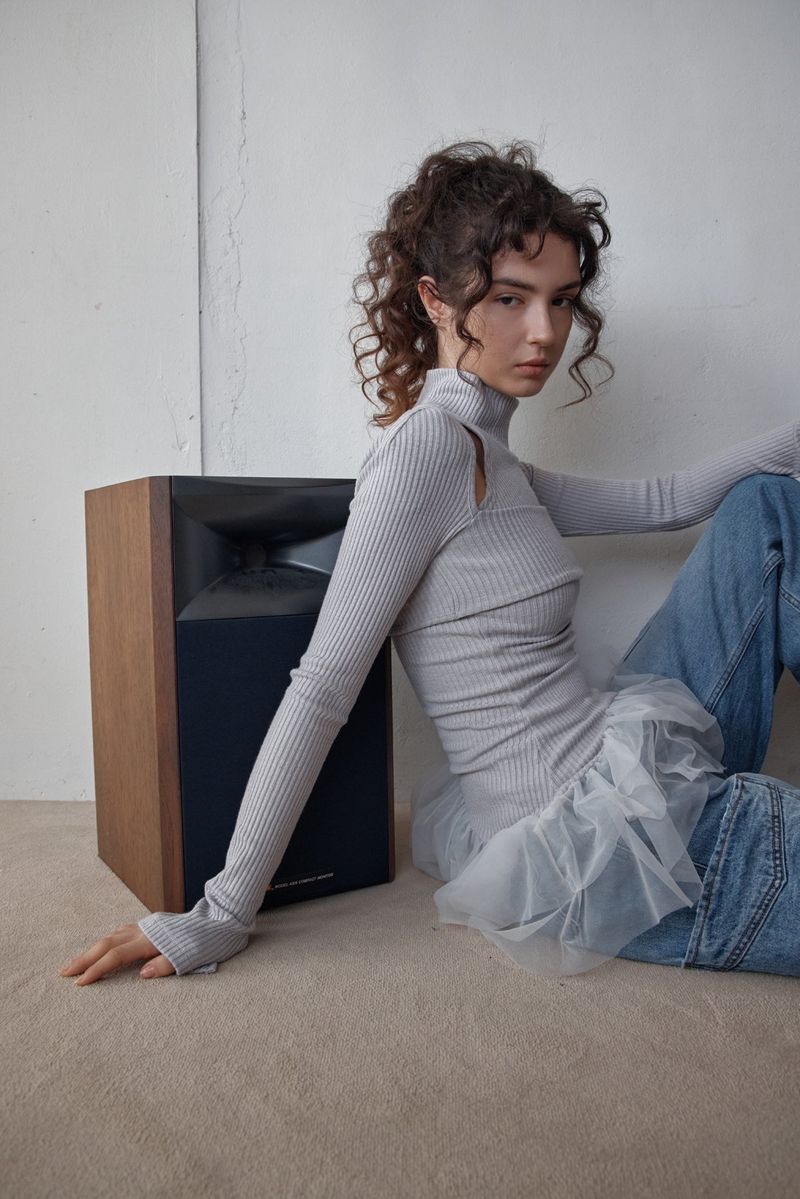 SOFT POSE TEE - LIGHT GREY