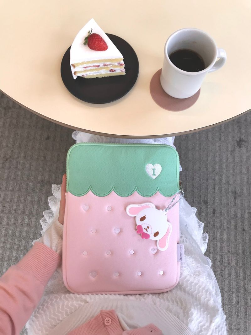 love berry Tablet pouch 11inch / 2 colors