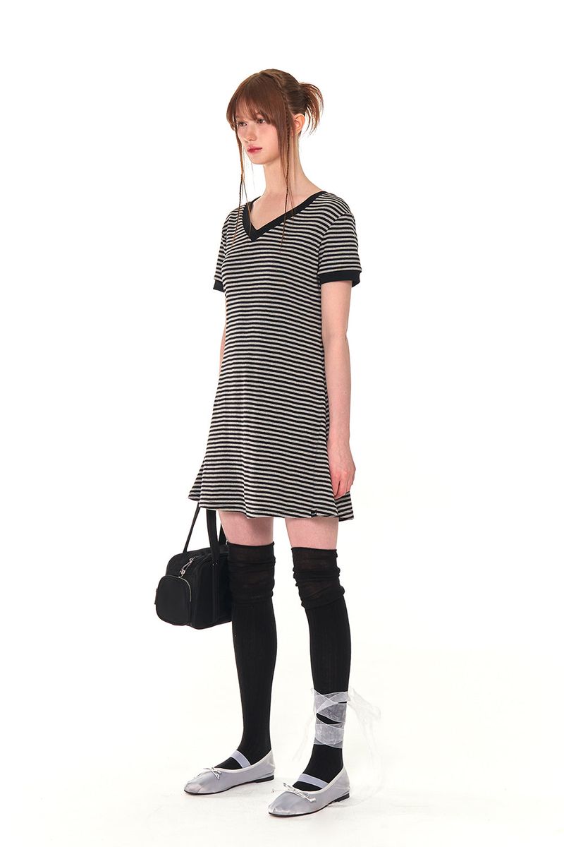 V NECK STRIPE OPS (GRAY)