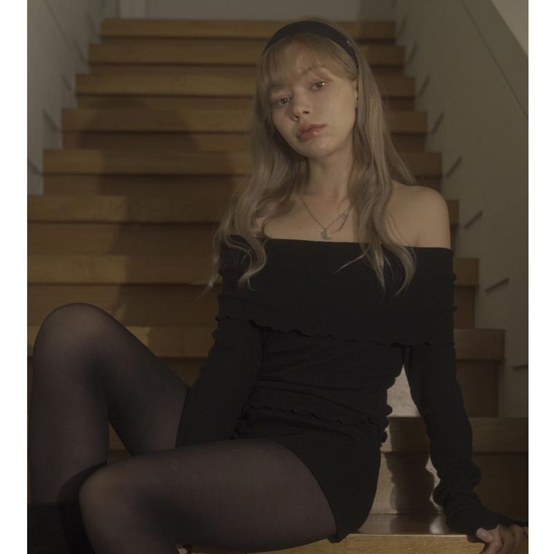 CLOUDY OFF SHOULDER-BLACK