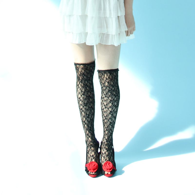 flower lace over knee socks (black)