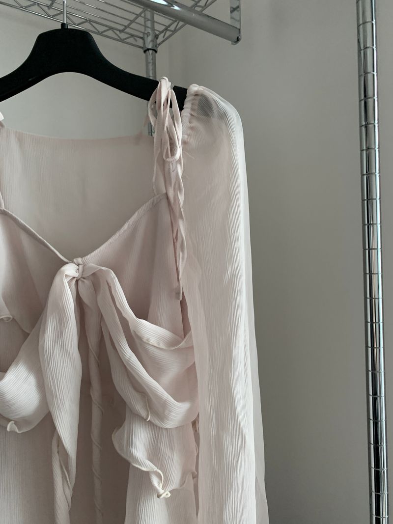 cheek ribbon blouse (2 colors)