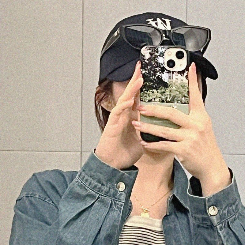 [MADE] a walk in the park iphone hard case 02