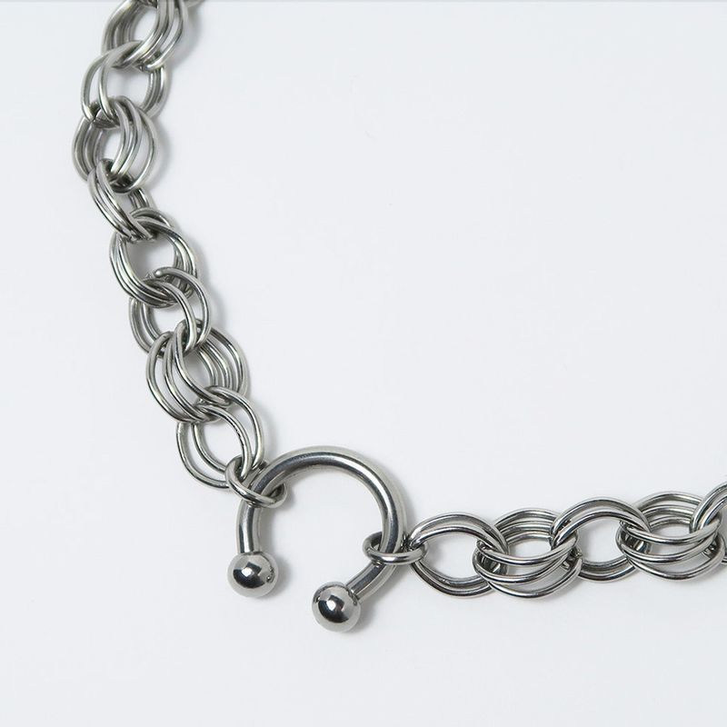 pierce shaped wave necklace