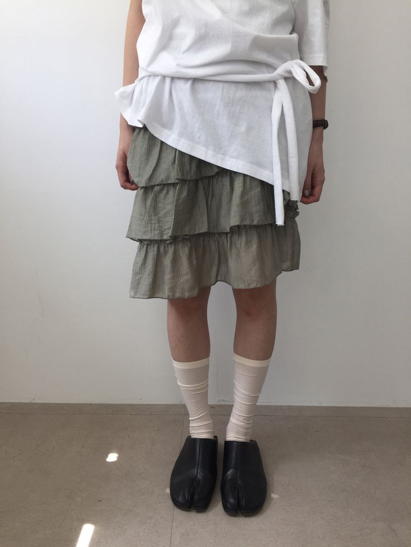 DUGGY(ダギー)の「Rosa Asymmetrical Frill Skirt (3color)(Skirts)」