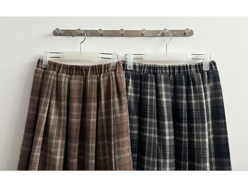 Dotten Check Woolen Pleated Midi Skirt