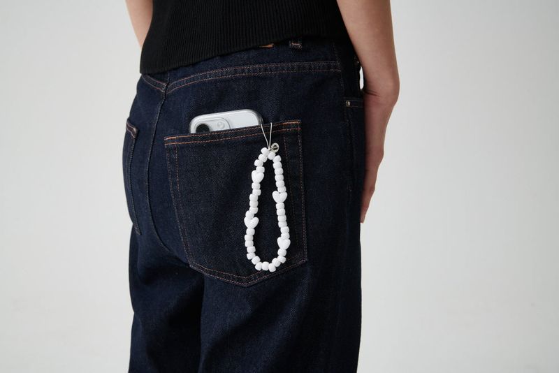 WHITE PEBBLE PHONE STRAP KEY RING