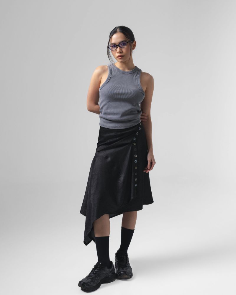 catha（カタ）の「Noir Buttons Wrapped Skirt（Skirts）」