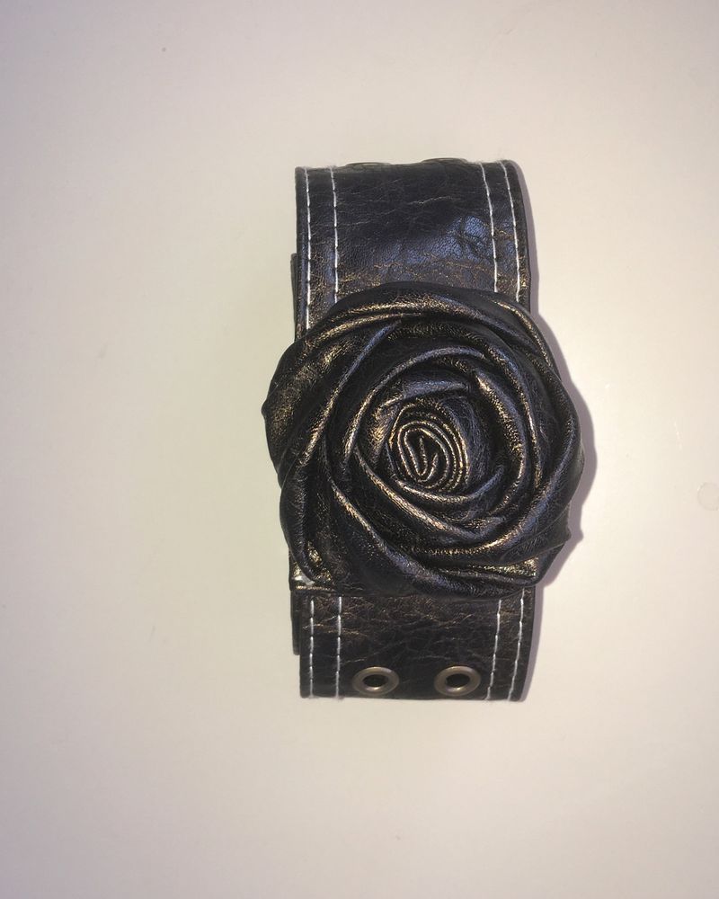 Yukia Rose Vintage Snap Leather Belt