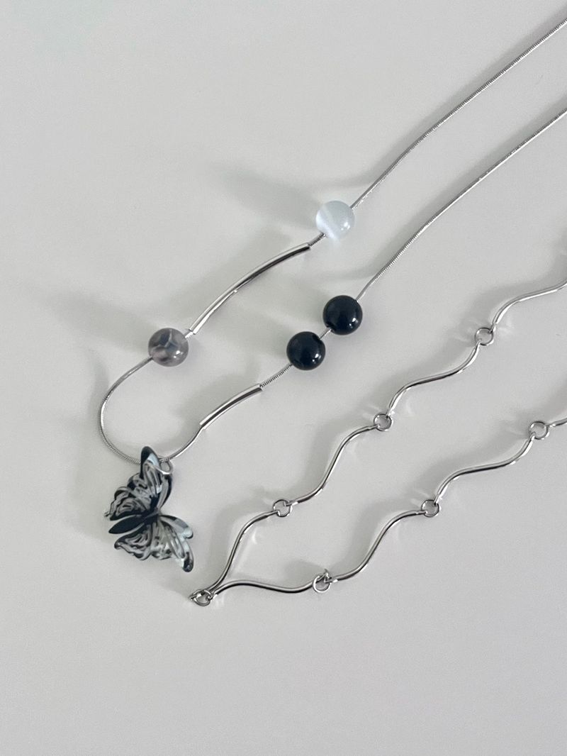 Mariposa necklace