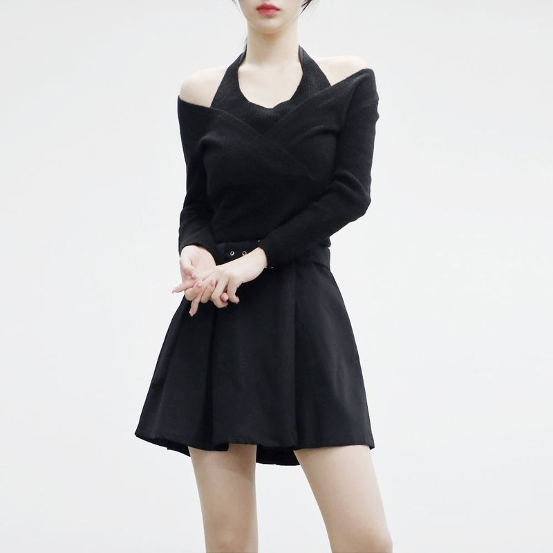Hailyn Halter Off Knitwear